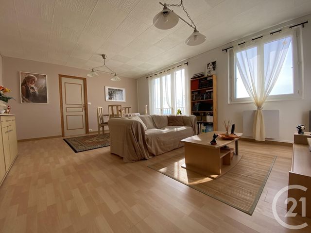 Appartement F3 à vendre - 3 pièces - 63.19 m2 - NOTRE DAME DE GRAVENCHON - 76 - HAUTE-NORMANDIE - Century 21 Cabinet Mariette Appartement F3 à vendre - 3 pièces - 63.19 m2 - NOTRE DAME DE GRAVENCHON - 76 - HAUTE-NORMANDIE - Century 21 Cabinet Mariette