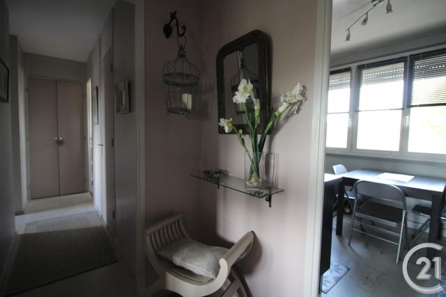 Afficher la photo en grand Appartement F3 à vendre - 3 pièces - 62.34 m2 - LILLEBONNE - 76 - HAUTE-NORMANDIE - Century 21 Cabinet Mariette