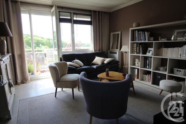 Afficher la photo en grand Appartement F3 à vendre - 3 pièces - 62.34 m2 - LILLEBONNE - 76 - HAUTE-NORMANDIE - Century 21 Cabinet Mariette