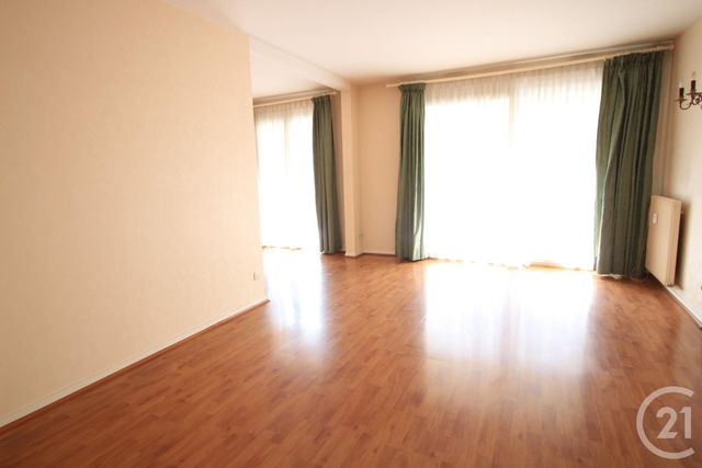 Appartement F3 à louer - 3 pièces - 89.0 m2 - LILLEBONNE - 76 - HAUTE-NORMANDIE - Century 21 Cabinet Mariette Appartement F3 à louer - 3 pièces - 89.0 m2 - LILLEBONNE - 76 - HAUTE-NORMANDIE - Century 21 Cabinet Mariette