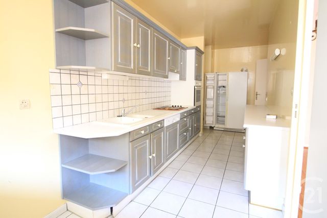 Appartement F3 à louer - 3 pièces - 89.0 m2 - LILLEBONNE - 76 - HAUTE-NORMANDIE - Century 21 Cabinet Mariette Appartement F3 à louer - 3 pièces - 89.0 m2 - LILLEBONNE - 76 - HAUTE-NORMANDIE - Century 21 Cabinet Mariette