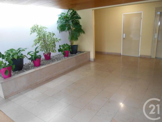 Appartement F3 à louer - 3 pièces - 89.0 m2 - LILLEBONNE - 76 - HAUTE-NORMANDIE - Century 21 Cabinet Mariette Appartement F3 à louer - 3 pièces - 89.0 m2 - LILLEBONNE - 76 - HAUTE-NORMANDIE - Century 21 Cabinet Mariette