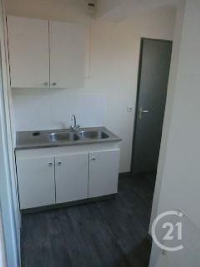 Afficher la photo en grand Appartement F2 à louer - 2 pièces - 37.92 m2 - LILLEBONNE - 76 - HAUTE-NORMANDIE - Century 21 Cabinet Mariette