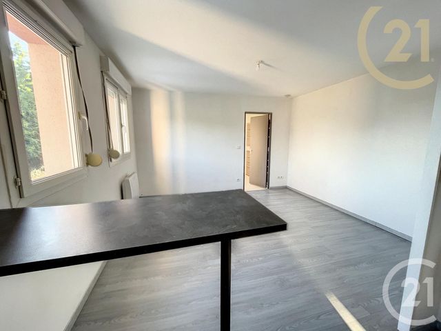 appartement à louer - 2 pièces - 37.93 m2 - LILLEBONNE - 76 - HAUTE-NORMANDIE - Century 21 Cabinet Mariette