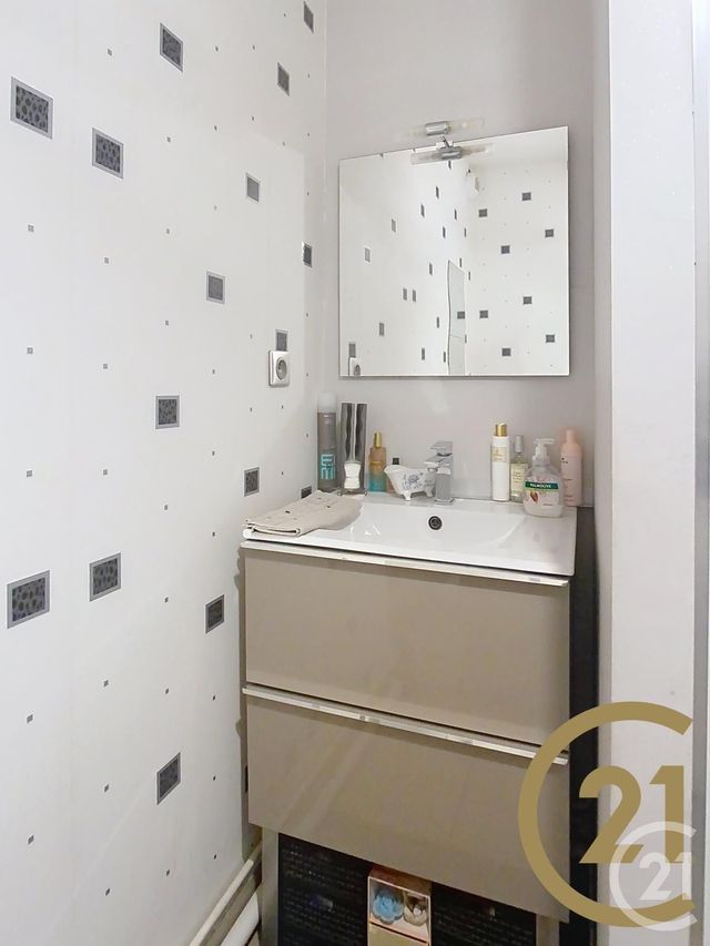 Appartement F2 à vendre - 2 pièces - 59.05 m2 - LILLEBONNE - 76 - HAUTE-NORMANDIE - Century 21 Cabinet Mariette