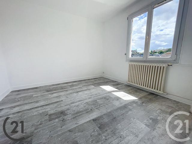 Appartement à louer - 3 pièces - 60.84 m2 - BOLBEC - 76 - HAUTE-NORMANDIE - Century 21 Cabinet Mariette