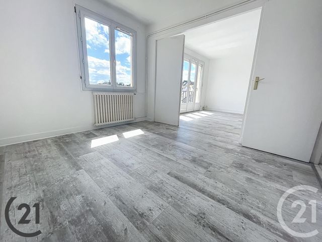 Appartement à louer - 3 pièces - 60.84 m2 - BOLBEC - 76 - HAUTE-NORMANDIE - Century 21 Cabinet Mariette