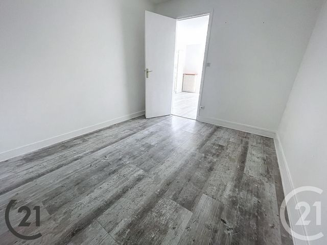 Appartement à louer - 3 pièces - 60.84 m2 - BOLBEC - 76 - HAUTE-NORMANDIE - Century 21 Cabinet Mariette