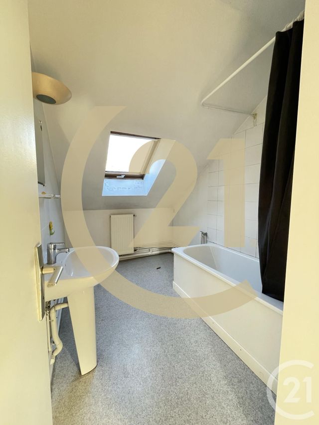 Appartement à louer - 3 pièces - 53.6 m2 - LILLEBONNE - 76 - HAUTE-NORMANDIE - Century 21 Cabinet Mariette