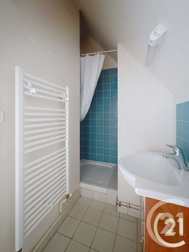 Appartement F5 à louer - 4 pièces - 108.0 m2 - CAUDEBEC EN CAUX - 76 - HAUTE-NORMANDIE - Century 21 Cabinet Mariette