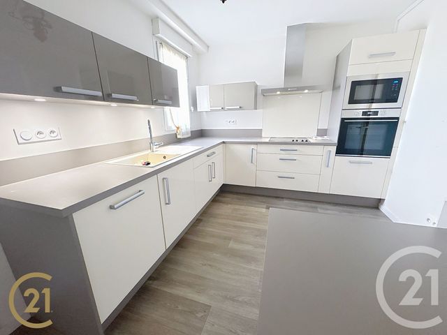 Appartement à louer - 3 pièces - 84.62 m2 - LILLEBONNE - 76 - HAUTE-NORMANDIE - Century 21 Cabinet Mariette