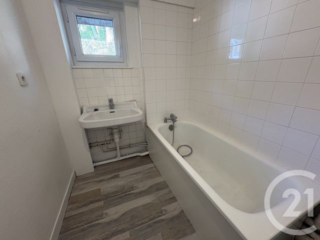 Appartement F1 à louer - 2 pièces - 45.23 m2 - BOLBEC - 76 - HAUTE-NORMANDIE - Century 21 Cabinet Mariette