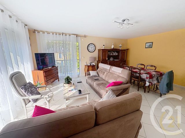 Appartement F3 à louer - 3 pièces - 71.2 m2 - LILLEBONNE - 76 - HAUTE-NORMANDIE - Century 21 Cabinet Mariette