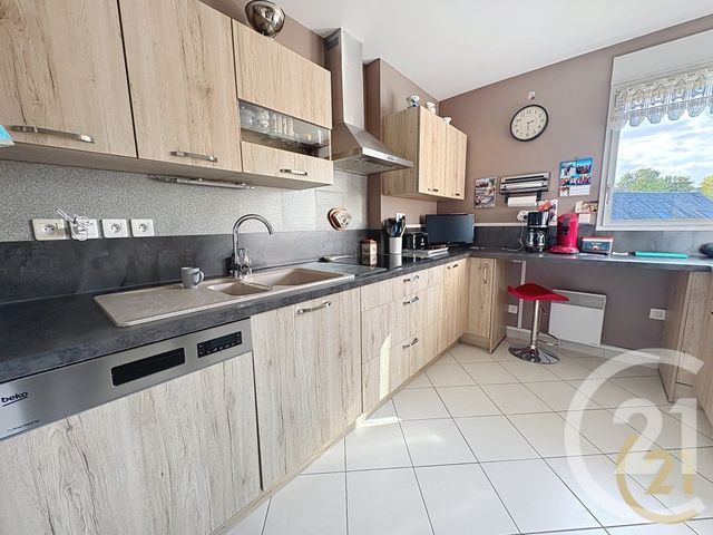 Appartement F3 à louer - 3 pièces - 71.2 m2 - LILLEBONNE - 76 - HAUTE-NORMANDIE - Century 21 Cabinet Mariette