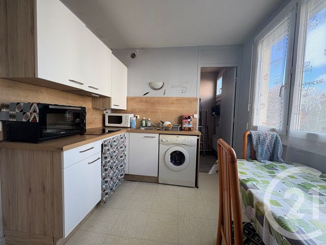 Afficher la photo en grand Appartement F3 à louer - 3 pièces - 63.42 m2 - LILLEBONNE - 76 - HAUTE-NORMANDIE - Century 21 Cabinet Mariette