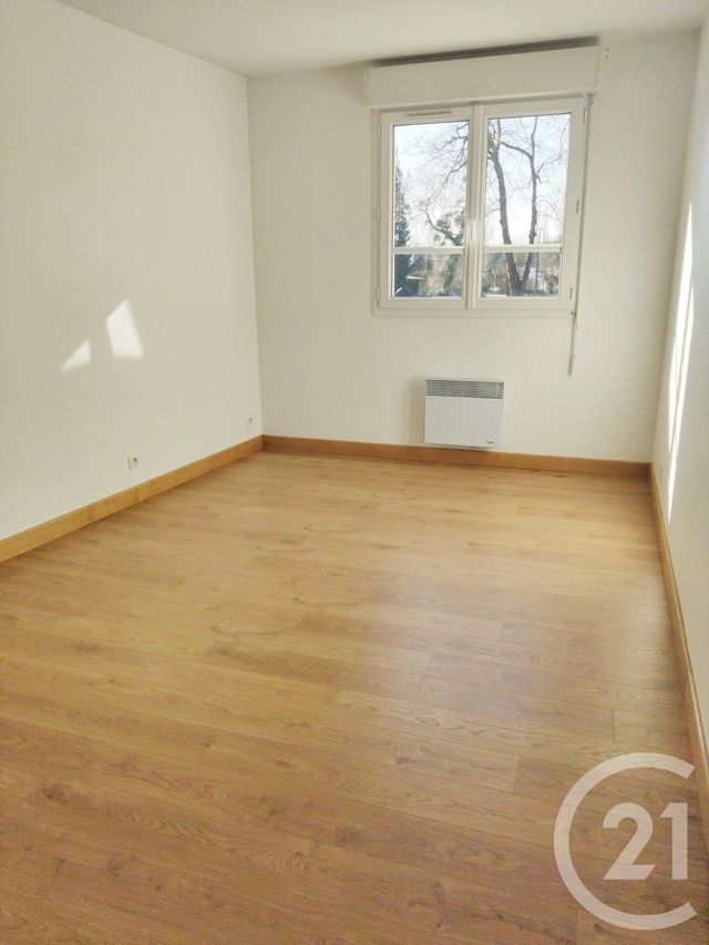 Appartement à louer - 3 pièces - 74.85 m2 - LILLEBONNE - 76 - HAUTE-NORMANDIE - Century 21 Cabinet Mariette