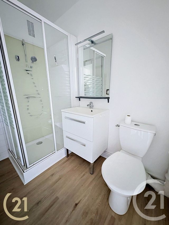 Appartement T2 à louer - 2 pièces - 42.4 m2 - LILLEBONNE - 76 - HAUTE-NORMANDIE - Century 21 Cabinet Mariette