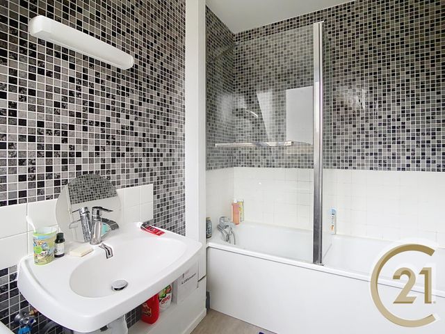 maison à vendre - 3 pièces - 68.73 m2 - LILLEBONNE - 76 - HAUTE-NORMANDIE - Century 21 Cabinet Mariette