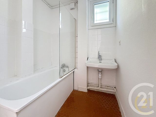 Appartement F2 à louer - 2 pièces - 42.0 m2 - BOLBEC - 76 - HAUTE-NORMANDIE - Century 21 Cabinet Mariette