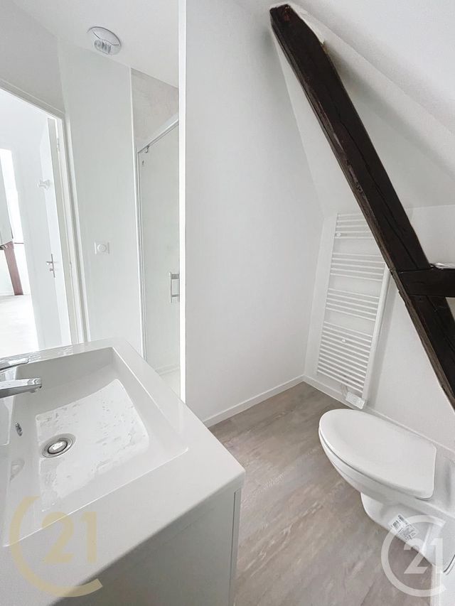 Appartement à louer - 3 pièces - 63.5 m2 - BOLBEC - 76 - HAUTE-NORMANDIE - Century 21 Cabinet Mariette