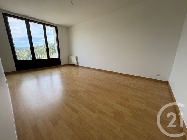 Appartement Triplex à louer - 3 pièces - 74.4 m2 - BOLBEC - 76 - HAUTE-NORMANDIE - Century 21 Cabinet Mariette