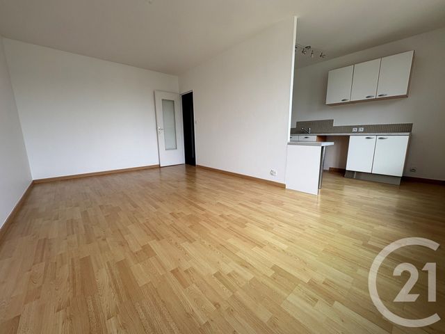 Appartement Triplex à louer - 3 pièces - 74.4 m2 - BOLBEC - 76 - HAUTE-NORMANDIE - Century 21 Cabinet Mariette
