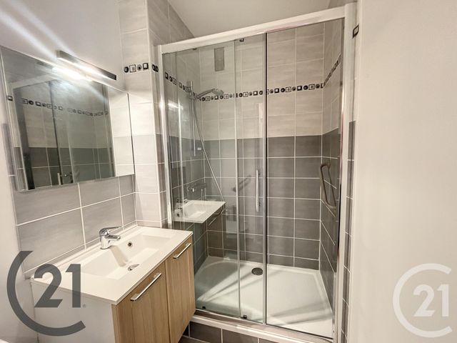 Appartement Studio à louer - 1 pièce - 28.43 m2 - LILLEBONNE - 76 - HAUTE-NORMANDIE - Century 21 Cabinet Mariette