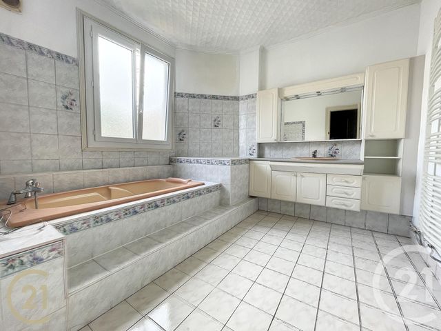 maison à louer - 4 pièces - 108.92 m2 - BOLBEC - 76 - HAUTE-NORMANDIE - Century 21 Cabinet Mariette